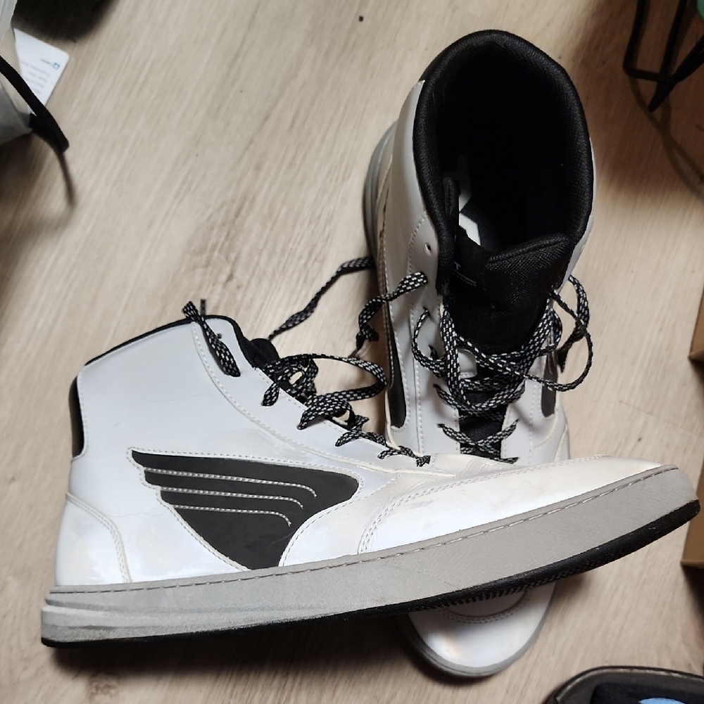 TYR DLTA-1High Trainer - Reflective Silver Size 13